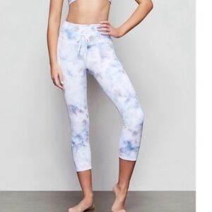 Good American Women’s Cloud Tie Dye Tie Waist Capri Leggings Size 3